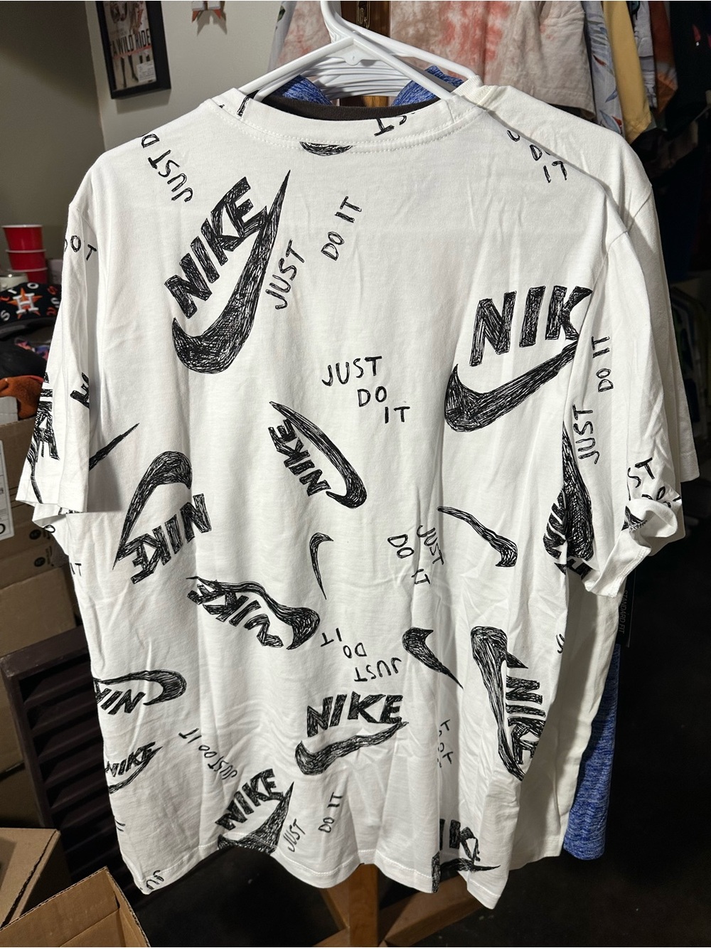 Nike Sportswear All-Over Print Just Do It T-Shirt White Black - Picture 2 of 6